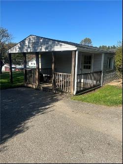 207 West Pennsville St, Connellsville PA 15425