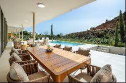 Brand-new 3-bedroom villa with sea and mountain views in La Rese, Benalmádena 29630