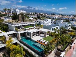 Exquisite brand-new villa in a prime location in Nueva Andalucía, Marbella 29660