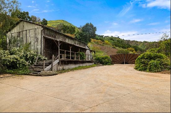 5208 Casitas Pass Road, Carpinteria CA 93001