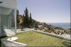 Spectacular design villa with amazing sea views in Levantina, Sitges