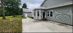 200 Lena Circle, Aberdeen NC 28315