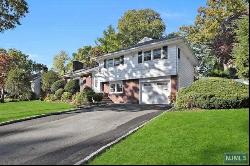 786 Birch Avenue, New Milford NJ 07646