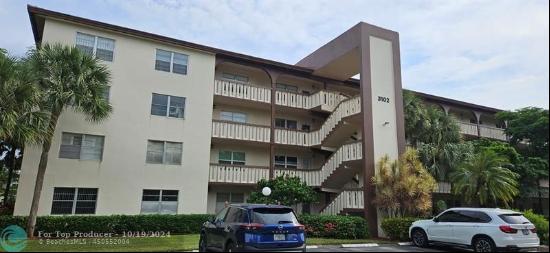 3102 Portofino Pt #D2, Coconut Creek FL 33066