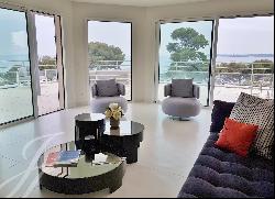 Beautiful penthouse in the residential Palm Beach area