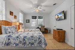 719 Eisenhower Drive Unit 7, Key West FL 33040