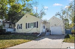 6931 Binney Street, Omaha NE 68104