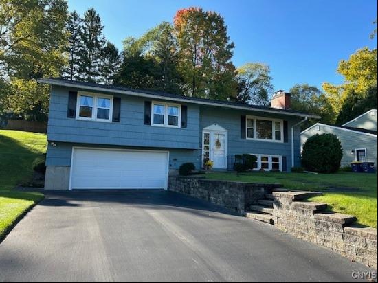 136 Northwood Way, Camillus NY 13031