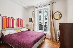 Paris 3eme - Commercial - Charming flat with lift - 2 bedrooms 2 bathrooms