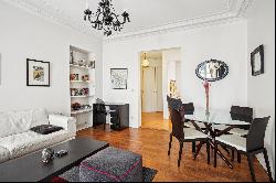 Paris 3eme - Commercial - Charming flat with lift - 2 bedrooms 2 bathrooms