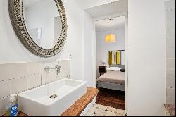 Paris 3ème - Commercial - Charming flat with lift - 2 bedrooms 2 bathrooms