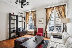 Paris 3eme - Commercial - Charming flat with lift - 2 bedrooms 2 bathrooms