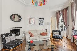 Near Place des Vosges - 2 bedroom, 2 bathroom commercial flat