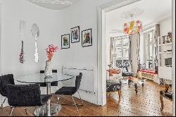 Near Place des Vosges - 2 bedroom, 2 bathroom commercial flat