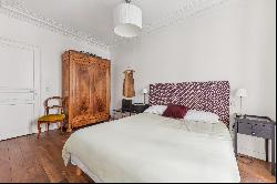 Near Place des Vosges - 2 bedroom, 2 bathroom commercial flat