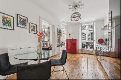 Near Place des Vosges - 2 bedroom, 2 bathroom commercial flat