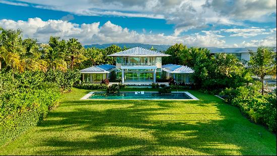 Unparalleled Beachfront Estate at St. Regis Bahia Beach Resort