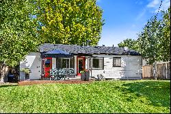  Beautifully Remodeled 3 bed/2 bath Charming Cottage 