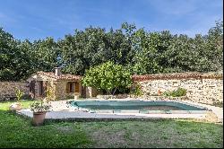 Gordes - Ensemble de 3 maisons avec piscines et dependances