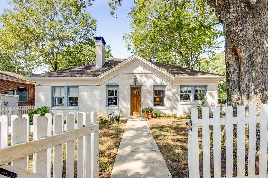 Charming Bungalow Just A Short Stroll From Decatur