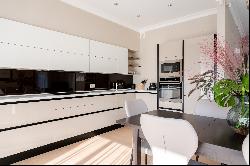 Modern 3 bedroom apartment in Jurmala, Latvia