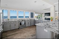 Oceanfront Luxury Duplex on Perkins Cove in Ogunquit