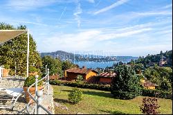 Elegant villa with panoramic views of the Castle of Angera