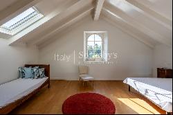 Elegant villa with panoramic views of the Castle of Angera