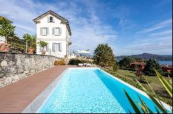 Elegant villa with panoramic views of the Castle of Angera