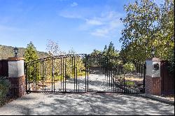 Luxurious 30-Acre Retreat in Los Gatos!