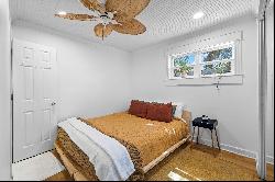 Remodeled Beach Cottage With Private Yard Just Off 30A