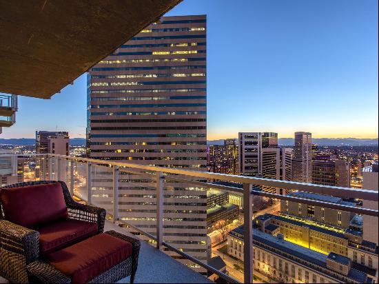 Modern Penthouse Masterpiece Perched 31 Stories Up In The Sky