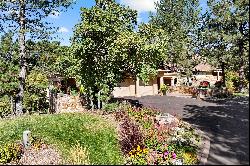 Lovely Castle Pines Golf Club Cottage in The Village at Castle Pines 