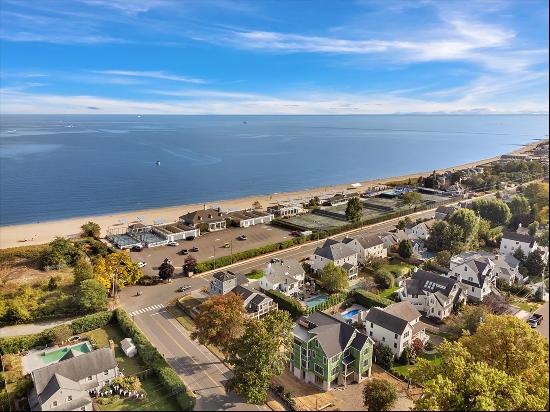 Extraordinary Modern Beach Home in Fairfield 