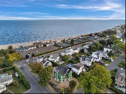 Extraordinary Modern Beach Home in Fairfield 