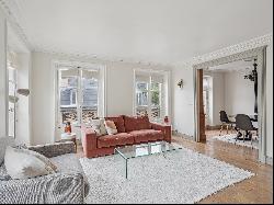 Rue de Grenelle - Superb Apartment