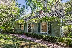 Idyllic Storybook Cottage