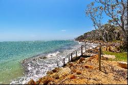 UNOBSTRUCTED FRONT-ROW VIEWS SPANNING MORETON BAY