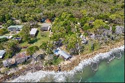 UNOBSTRUCTED FRONT-ROW VIEWS SPANNING MORETON BAY