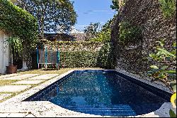 House designed by Joao Armentano, near Ibirapuera Park, with a large outdoor are