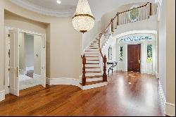 A Masterpiece of Southern Elegance and Craftsmanship in the Heart of Longview