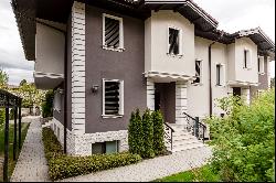 Contemporary house near the Anglo-American School in Sofia