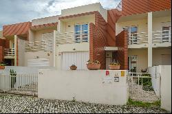 Terraced house, 4 bedrooms, for Sale