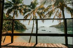 Beachfront house with panoramic views in Ilha Grande