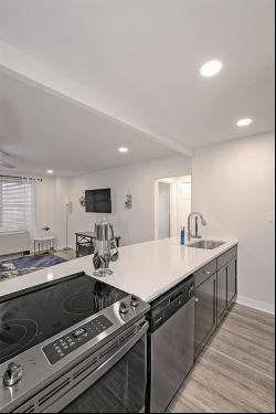 300 Peachtree Street NE #12H