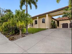 335 Island Cir, Sarasota, FL 34242