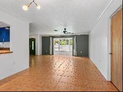 4848 Dunn Dr, Sarasota, FL 34233