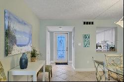 1770 Benjamin Franklin Dr #203, Sarasota, FL 34236