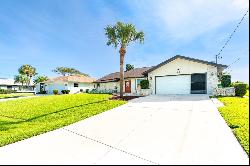 46 Bunker Ct, Rotonda West, FL 33947