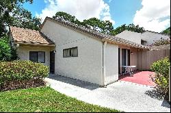 704 Bird Bay Cir #35, Venice, FL 34285